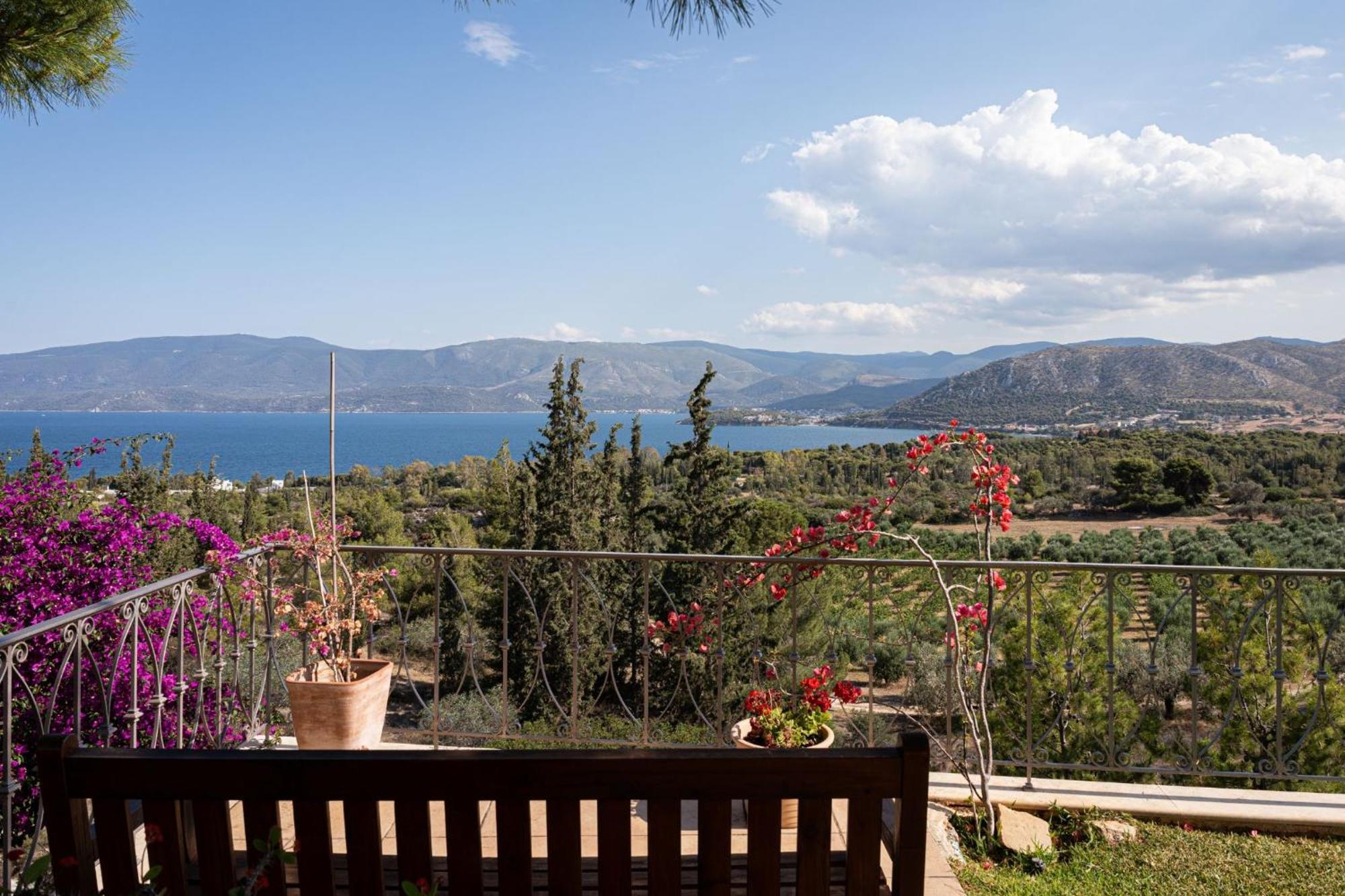 Villa Fantasia Isthmia Exterior photo
