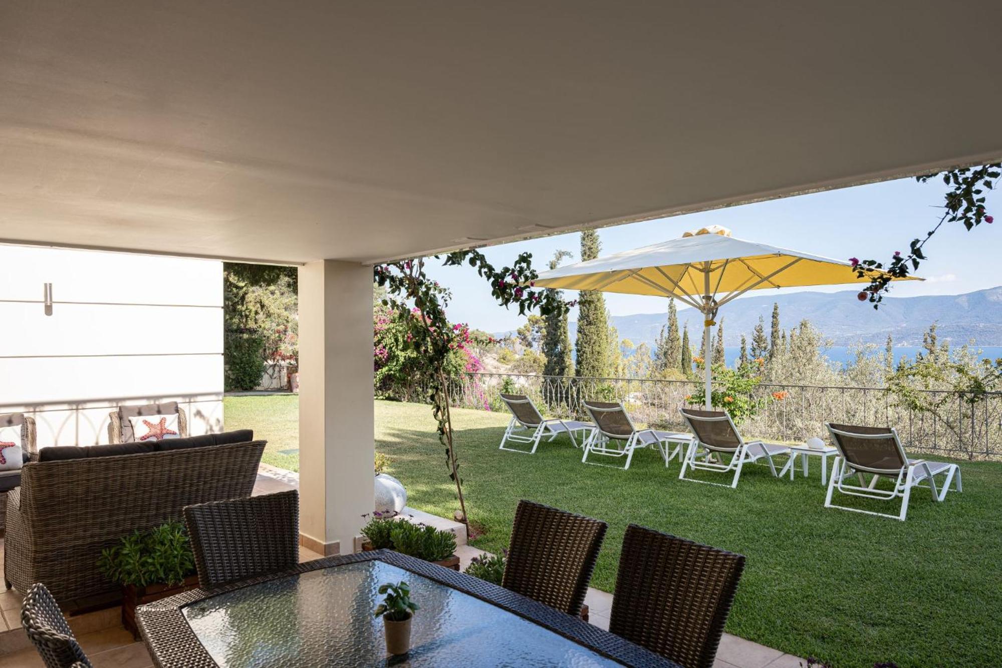 Villa Fantasia Isthmia Exterior photo