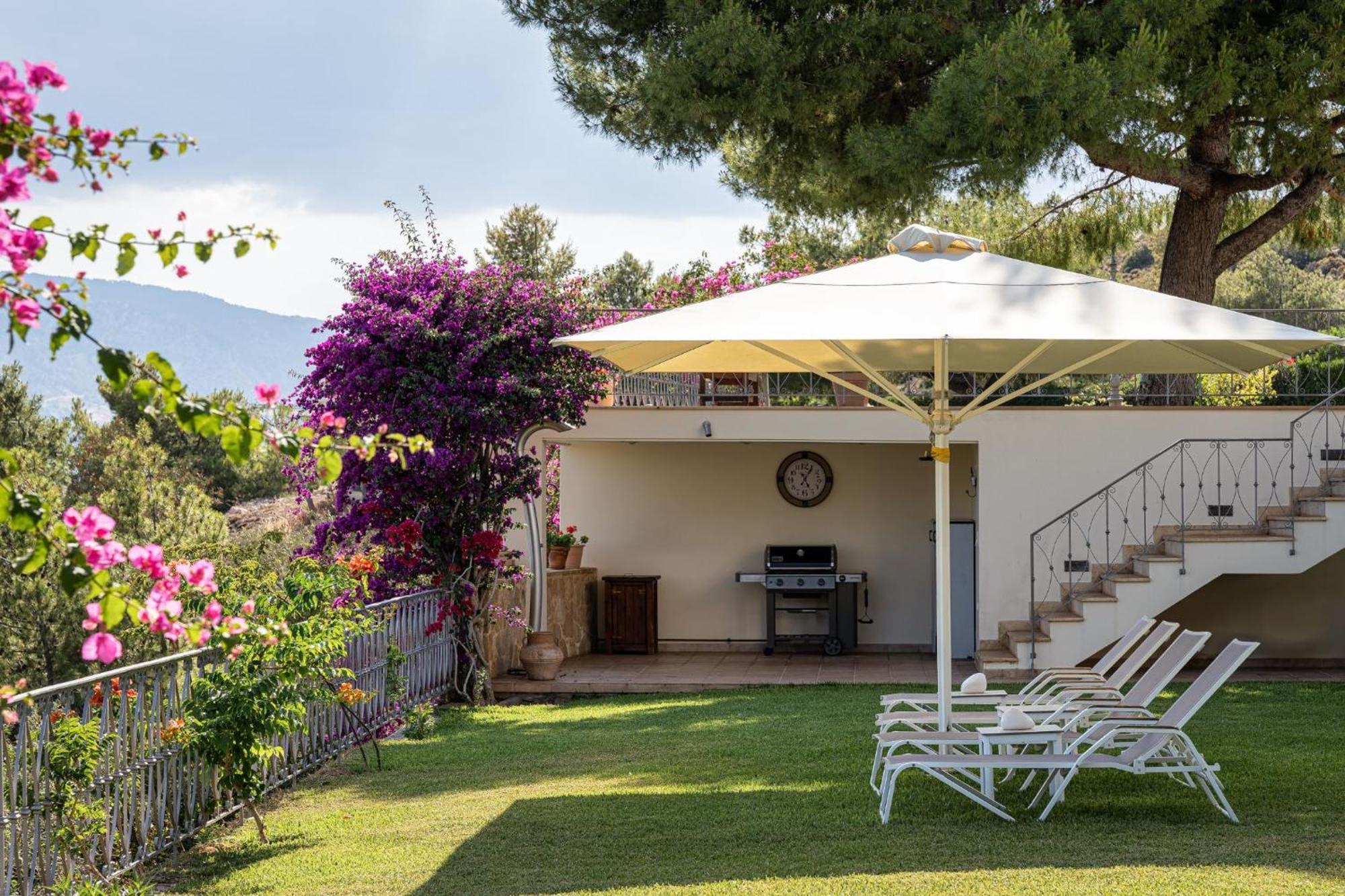 Villa Fantasia Isthmia Exterior photo